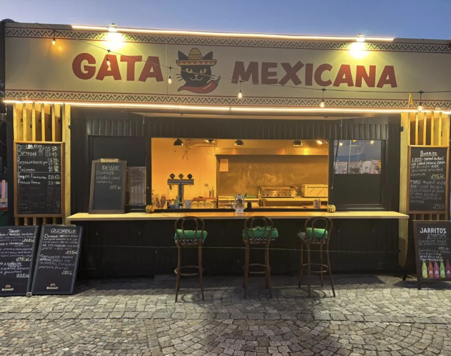 Mexický street food: tacos, quesadillas, nebo burritos a nebeský dezert churros
