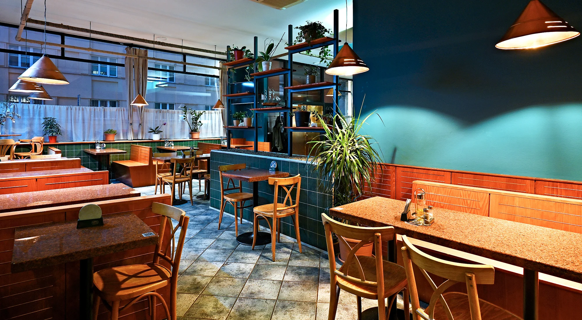 Otevřené vouchery na cokoli v hodnotě 350-1000 Kč do rodinné restaurace na Žižkově