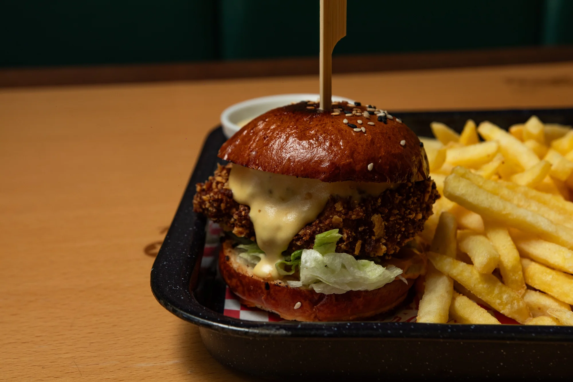 Dejte si do nosu: poctivý hovězí burger s hranolky pro jednoho či pro dva