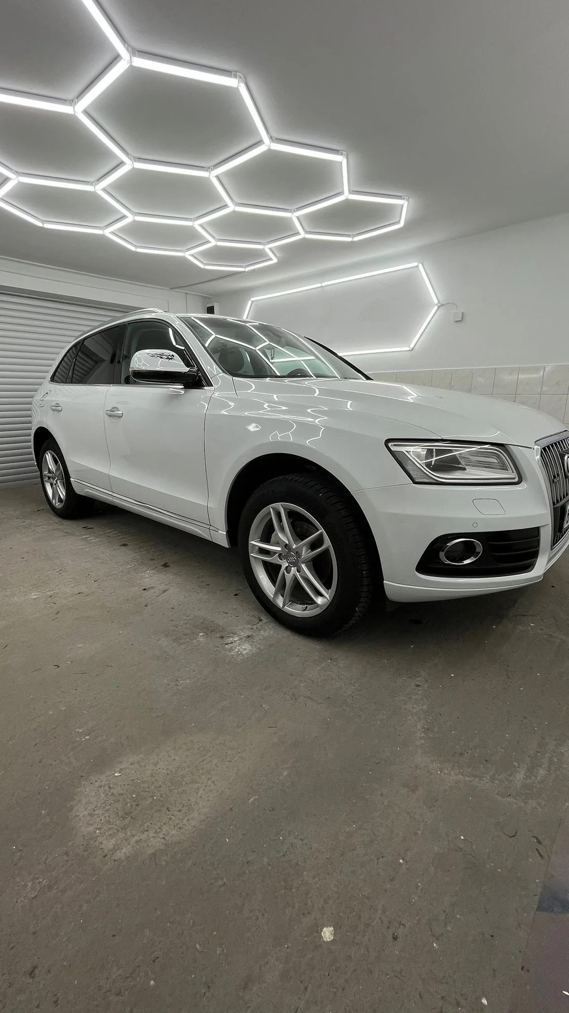 Kompletní ruční péče o váš vůz: hloubkové čištění, voskování i keramická ochrana