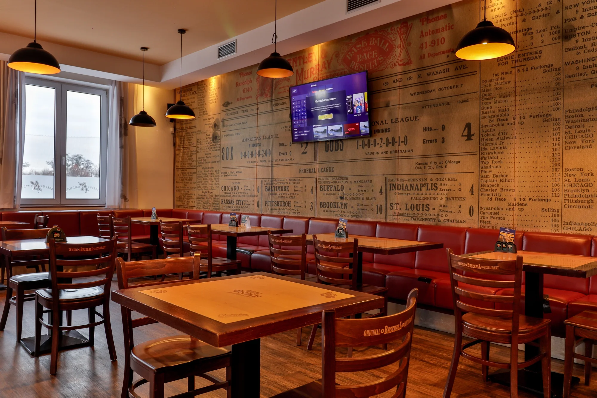 Ochutnejte Ameriku: menu pro 2 osoby s mini burgery, žebry i křídly