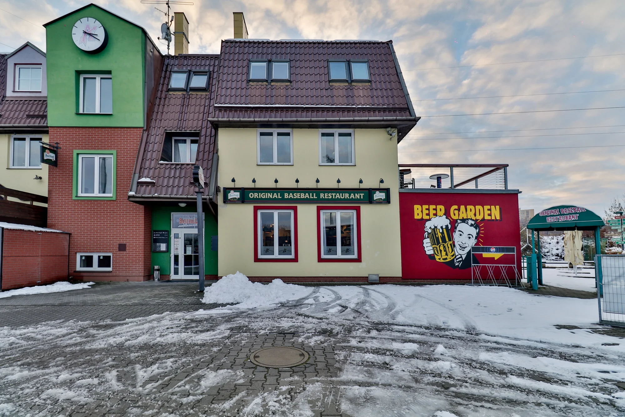 Ochutnejte Ameriku: menu pro 2 osoby s mini burgery, žebry i křídly