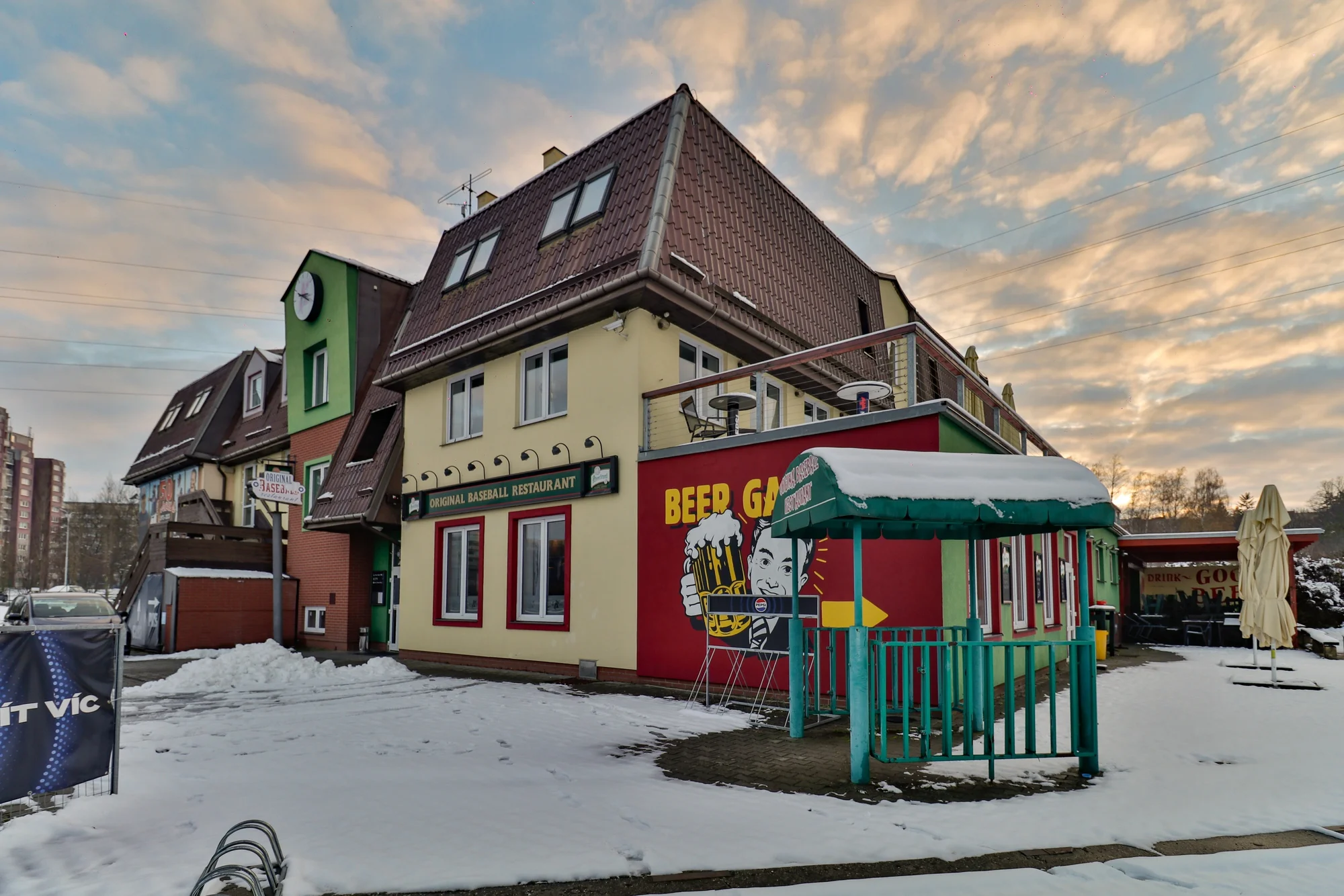 Ochutnejte Ameriku: menu pro 2 osoby s mini burgery, žebry i křídly