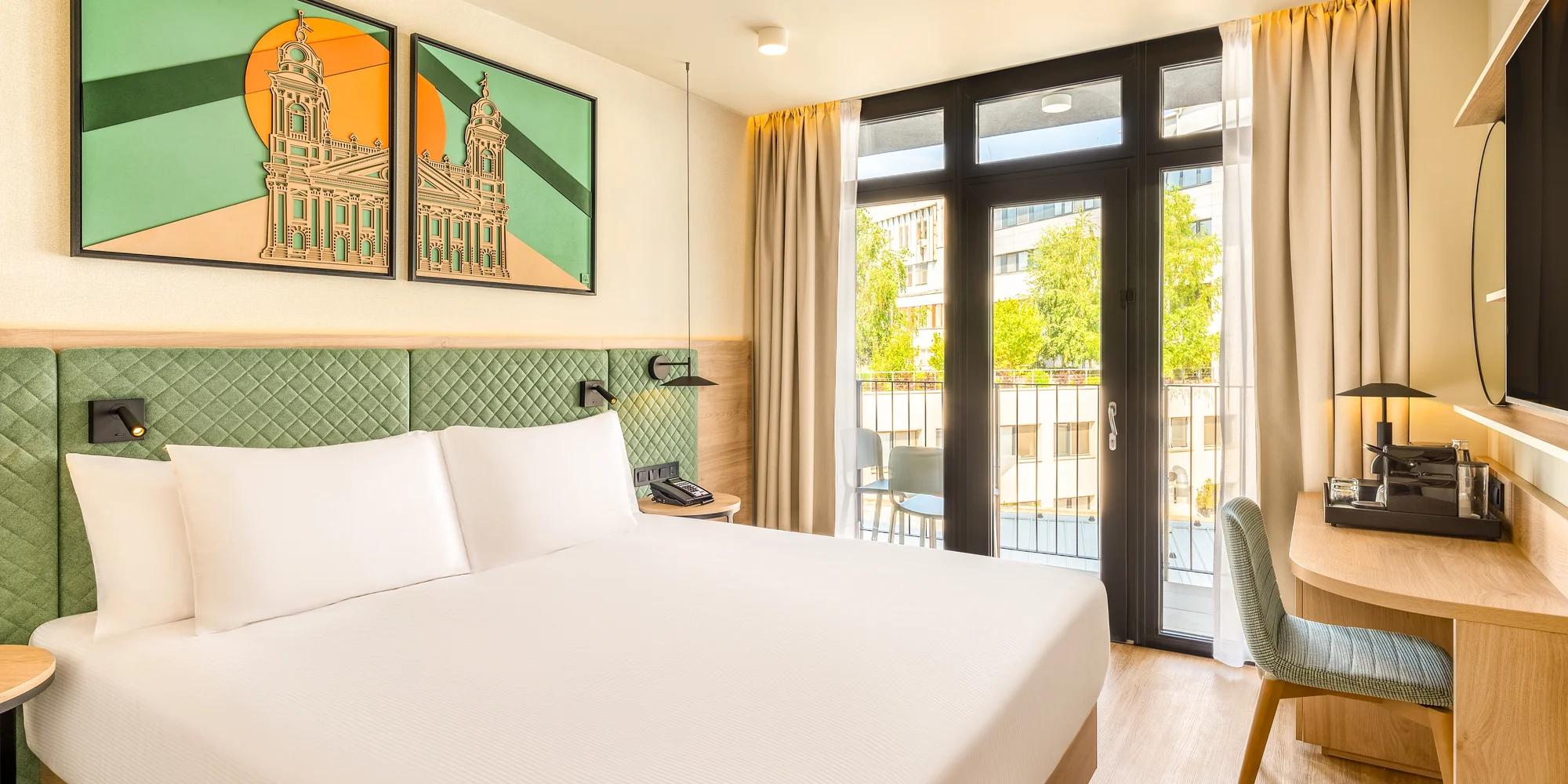 Čtyřhvězdičkový hotel v centru Debrecínu: polopenze i drink ve Sky Baru s panoramatickým výhledem