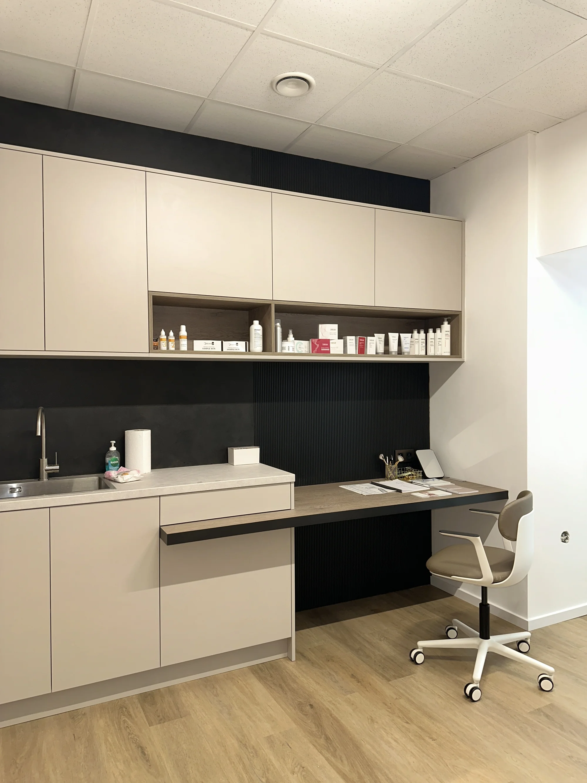 Péče o pleť: hydratační, anti-age i komplexní ošetření, karboxyterapie či mikrojehličkování, 60–105 min.