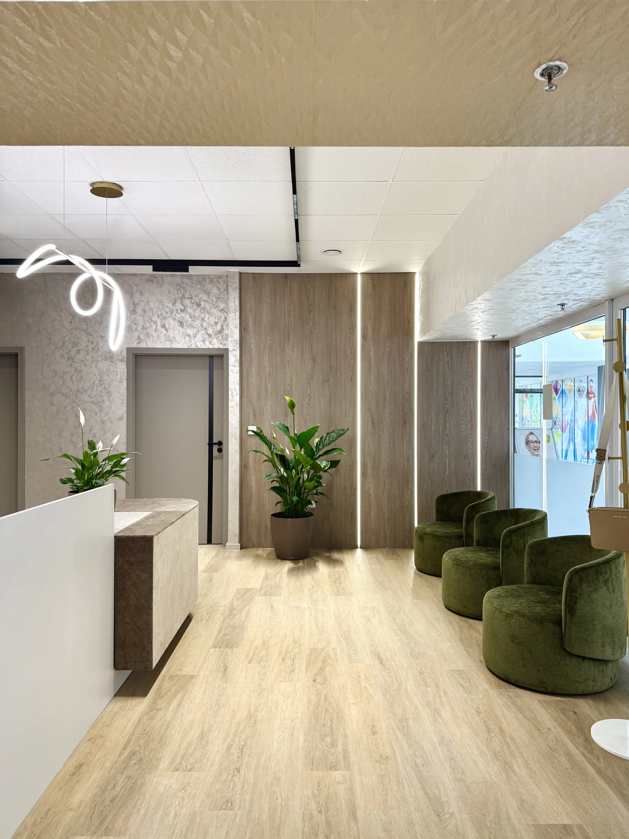 Péče o pleť: hydratační, anti-age i komplexní ošetření, karboxyterapie či mikrojehličkování, 60–105 min.