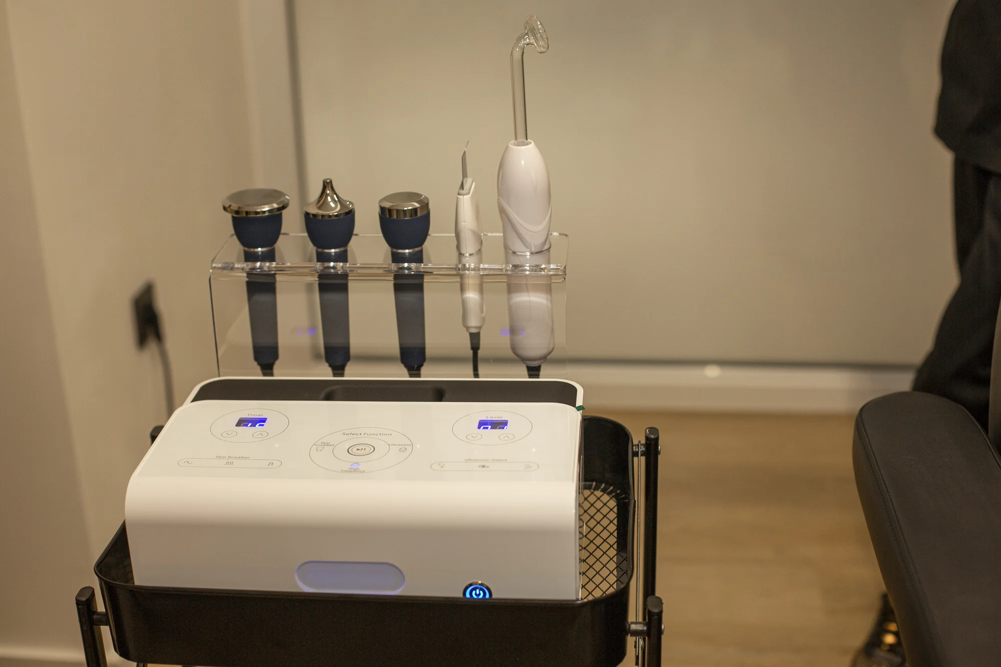 Péče o pleť: hydratační, anti-age i komplexní ošetření, karboxyterapie či mikrojehličkování, 60–105 min.