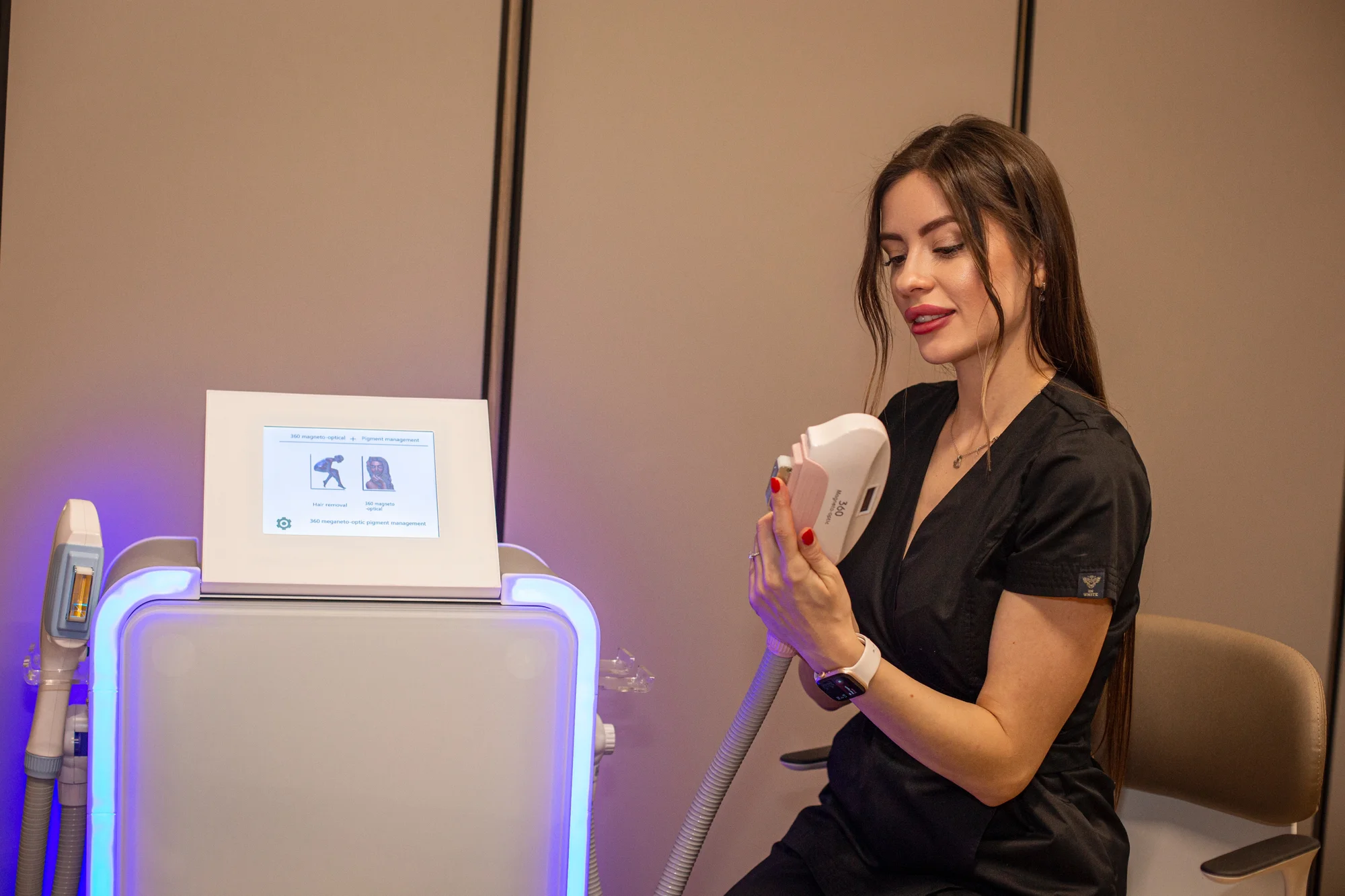 Hladká pokožka bez kompromisů: IPL epilace rukou, nohou, intimních partií či obličeje