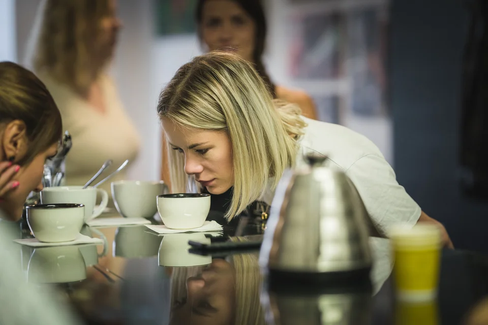 Cupping: degustace kávy s neomezenou konzumací a balíčkem na doma pro 1 a 2 os.