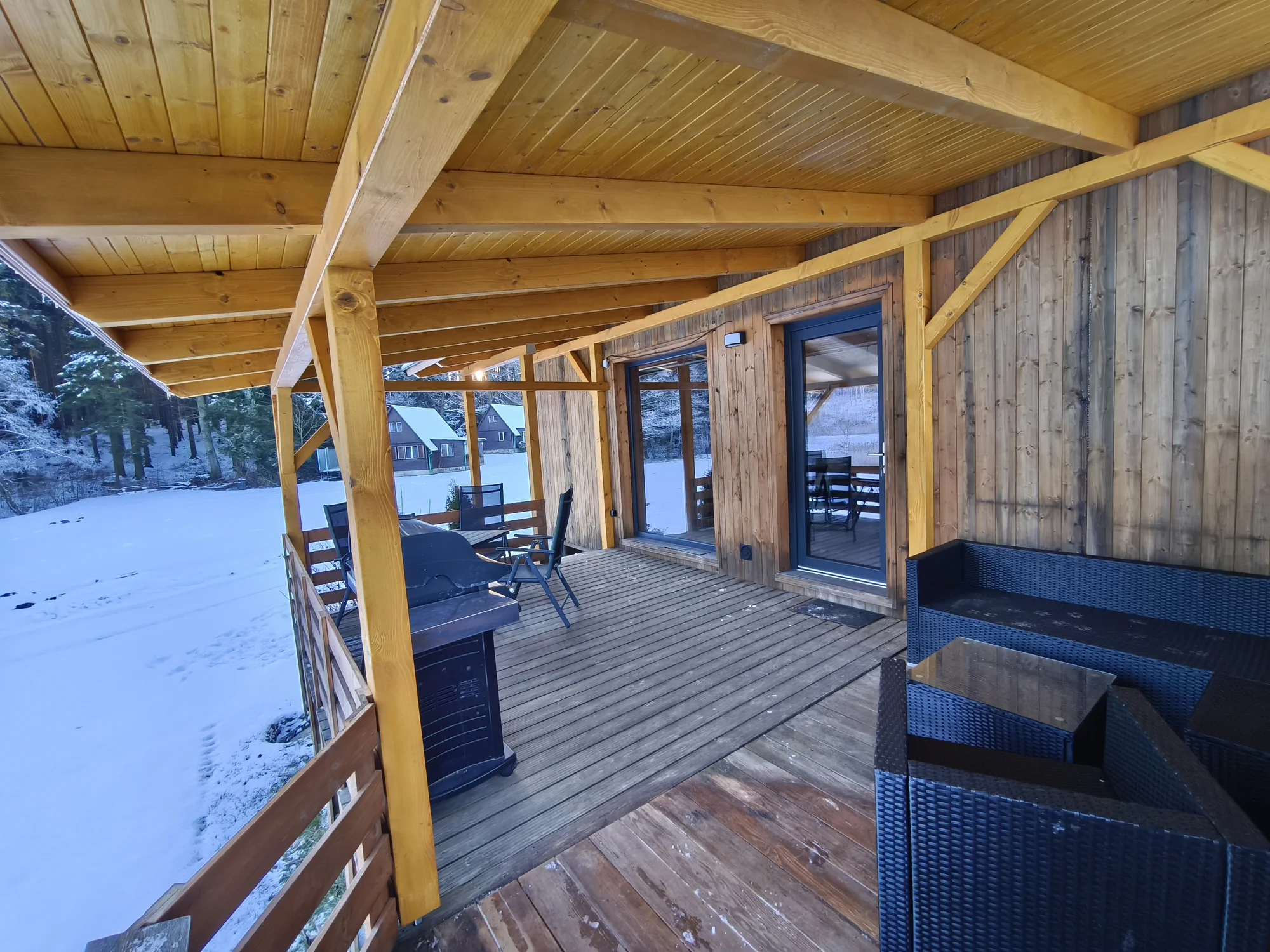 Luxusní chata v kempu na Vysočině: venkovní vířivka a výlety po kraji lesů a rybníků