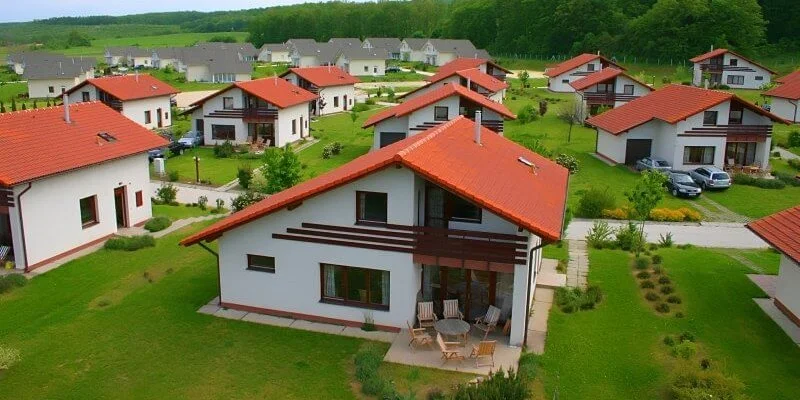 Relax pro rodinu nebo partu přátel blízko Budapešti: neomezeně wellness, možnost polopenze a slevy, děti zdarma