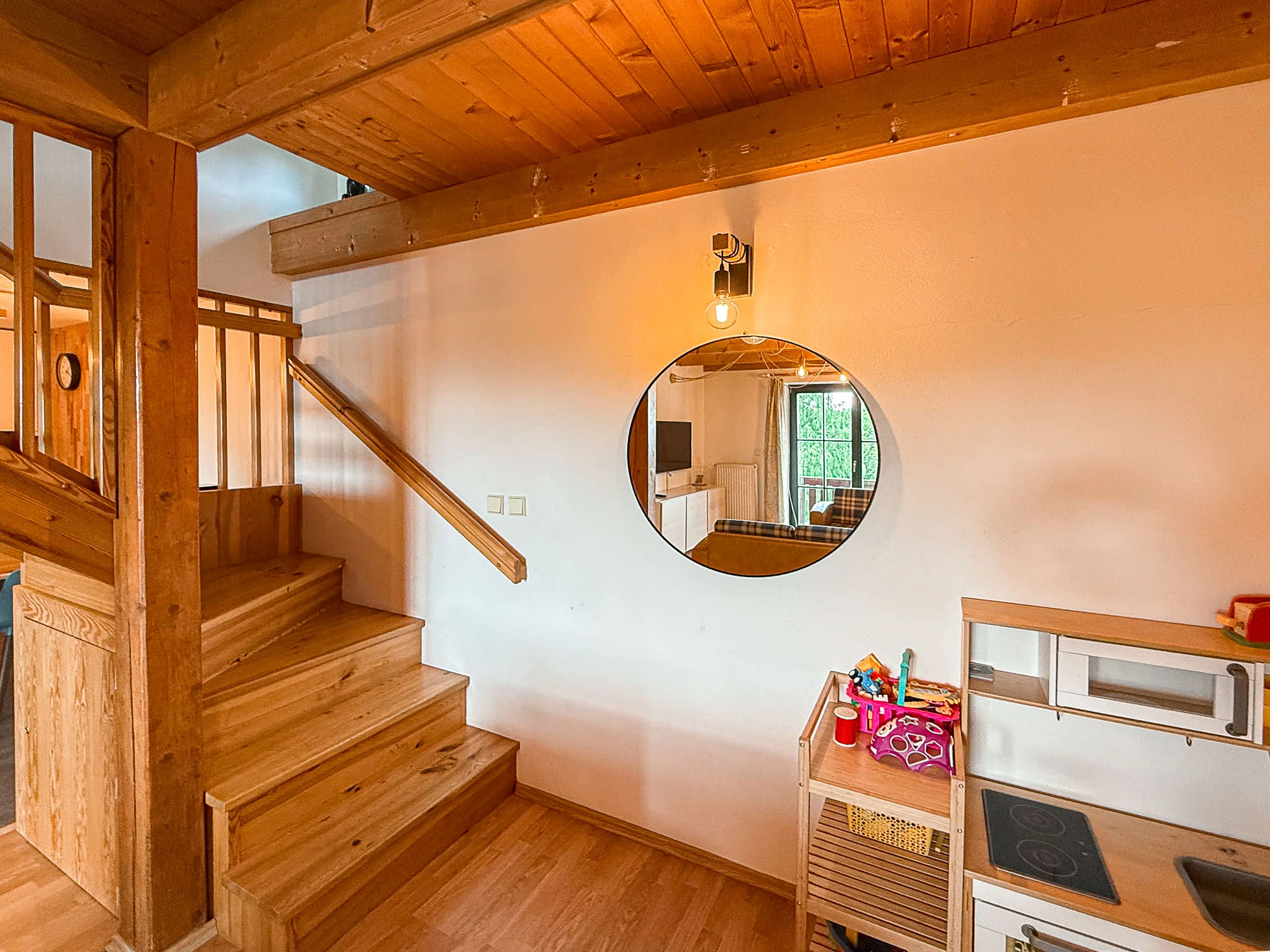 Chaty v Čisté v Krkonoších až pro 8 osob: sjezdovky, výlety a v létě bazén