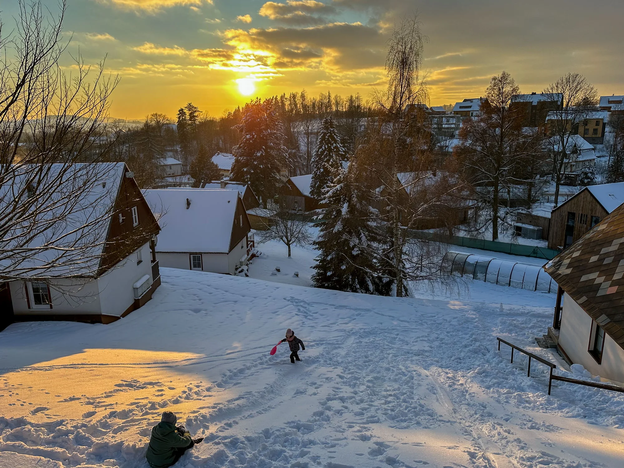 Chaty v Čisté v Krkonoších až pro 8 osob: sjezdovky, výlety a v létě bazén