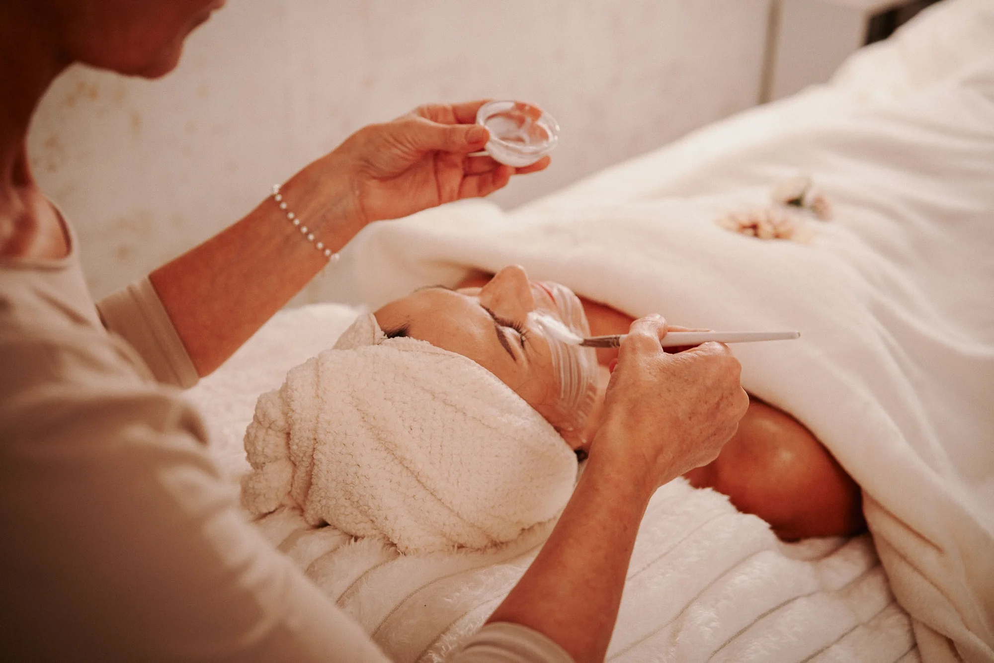 Dejte sbohem vráskám: hodinové ošetření pleti radiofrekvencí a LED světlem v Prostějově