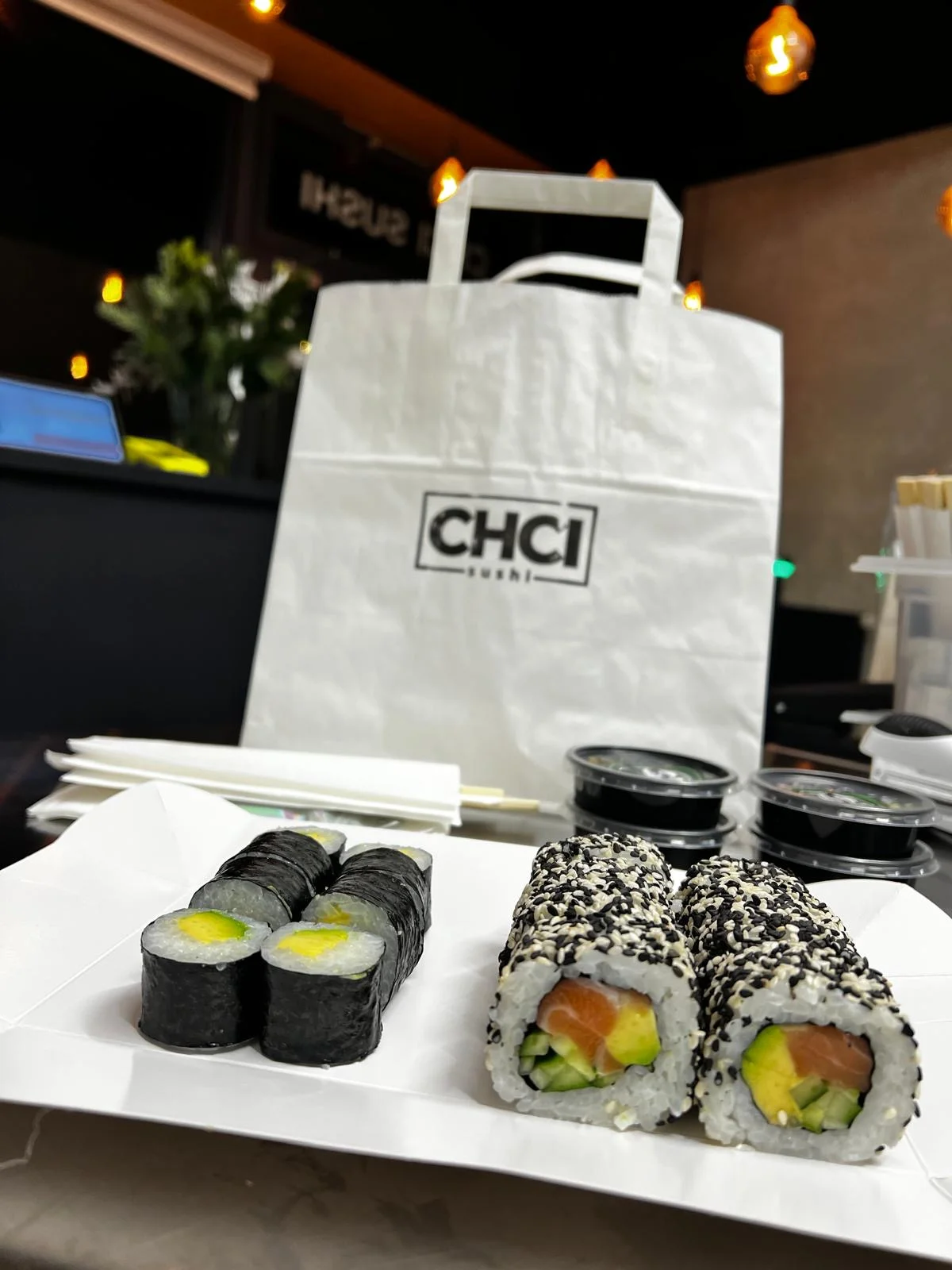 Sushi s sebou: otevřený voucher do bistra v Polabinách na 300, 500 nebo 1000 Kč