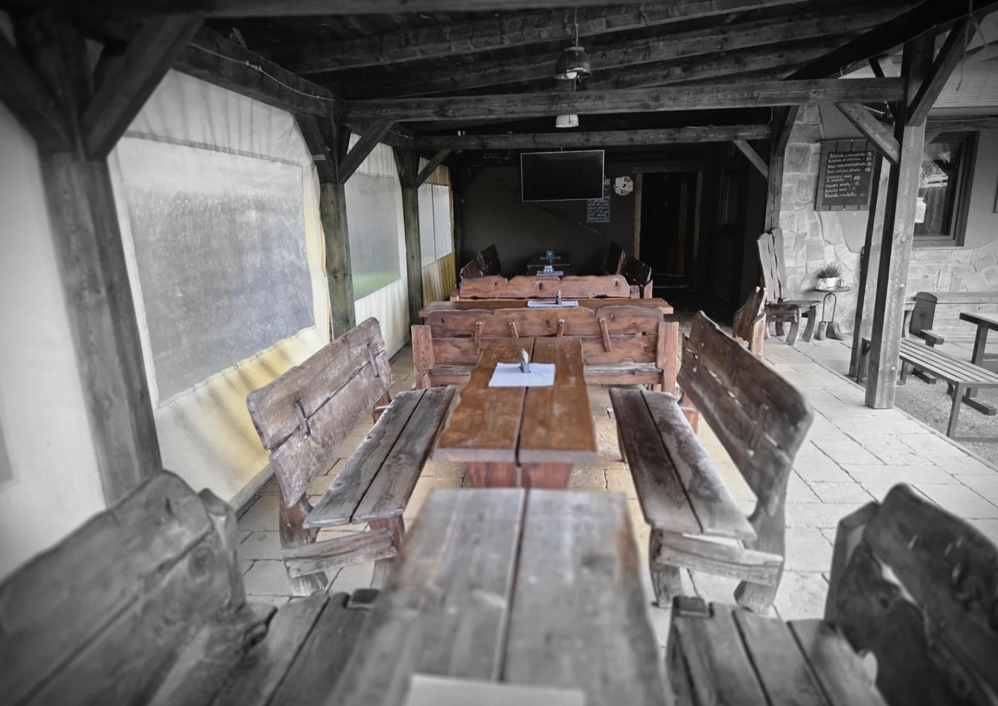 250g hovězí tatarák s topinkami: namíchaný nebo k vlastní úpravě