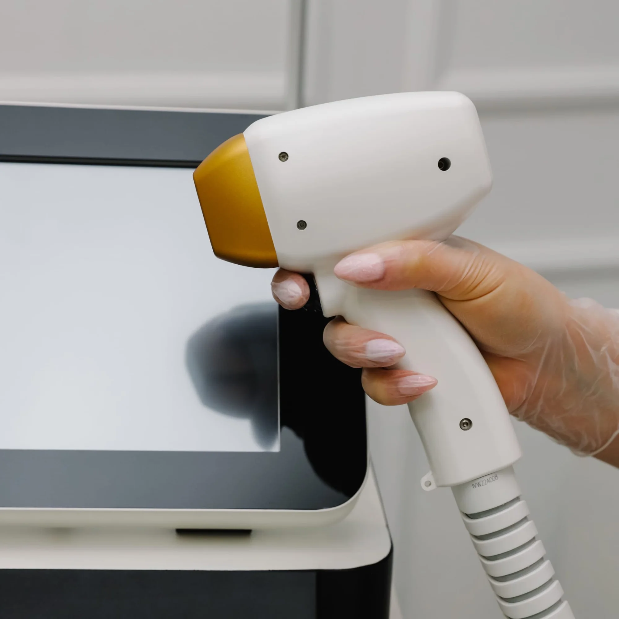 Efektivní epilace diodovým laserem: horní ret, podpaží, ruce či nohy