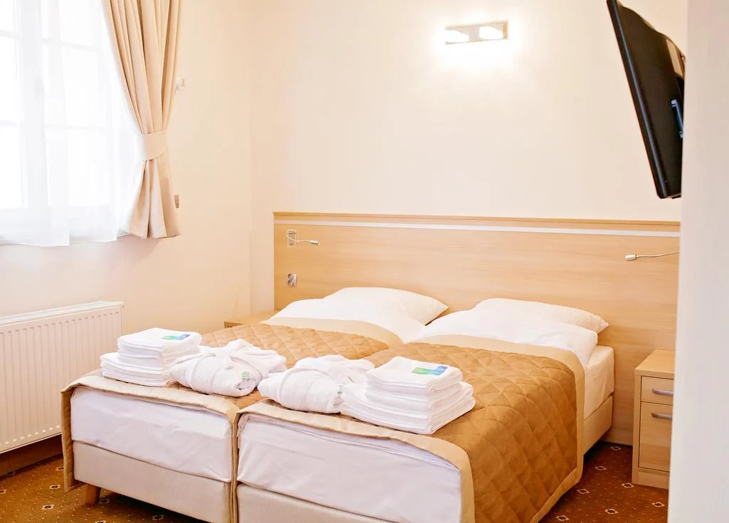 Dovolená v lázeňském městě Jelení Hora: snídaně i vstup do bazénu a sauny