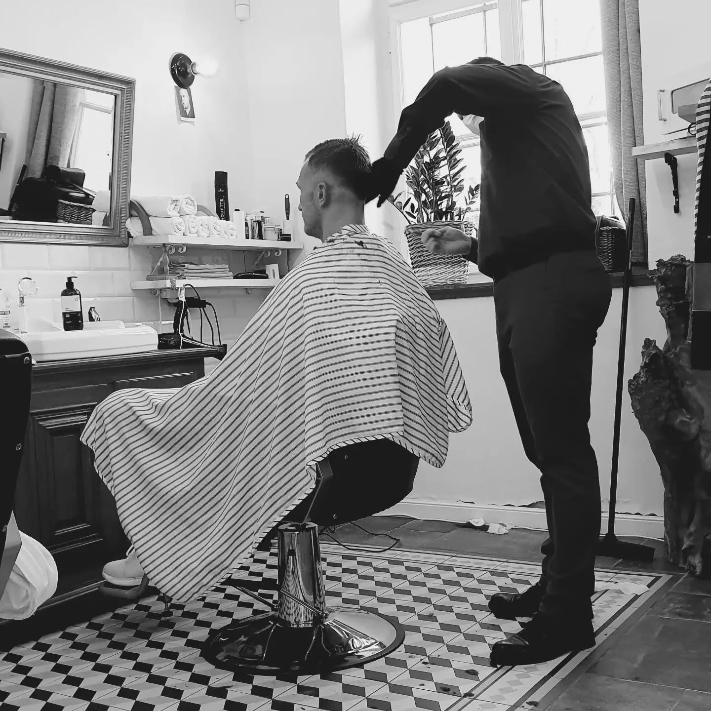 Pánské holičství: úprava vousů, holení i střih vlasů, 30 až 60 minut