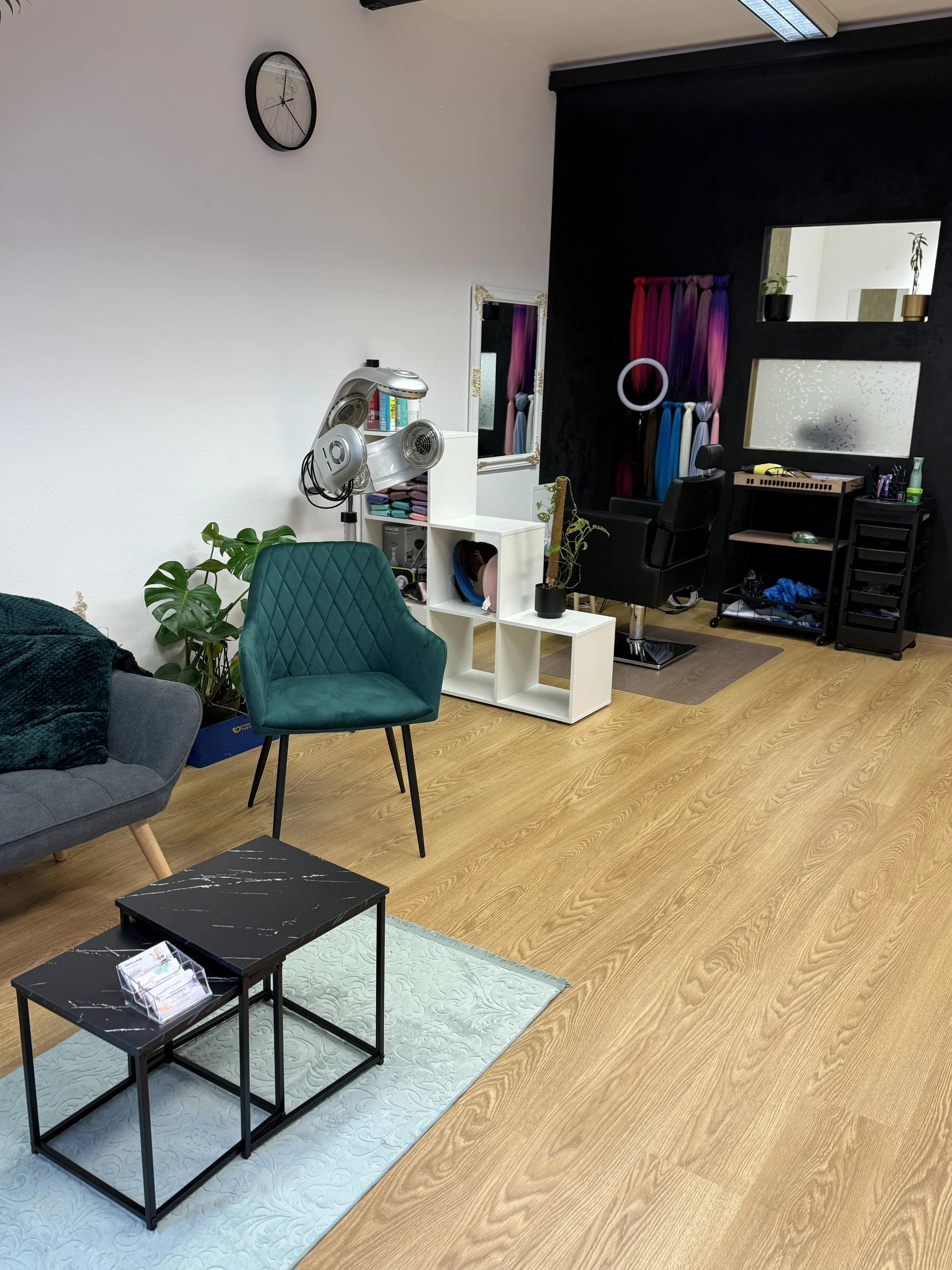 Trendy zesvětlení vlasů: balayage pro všechny délky vlasů v salonu v Budějovicích