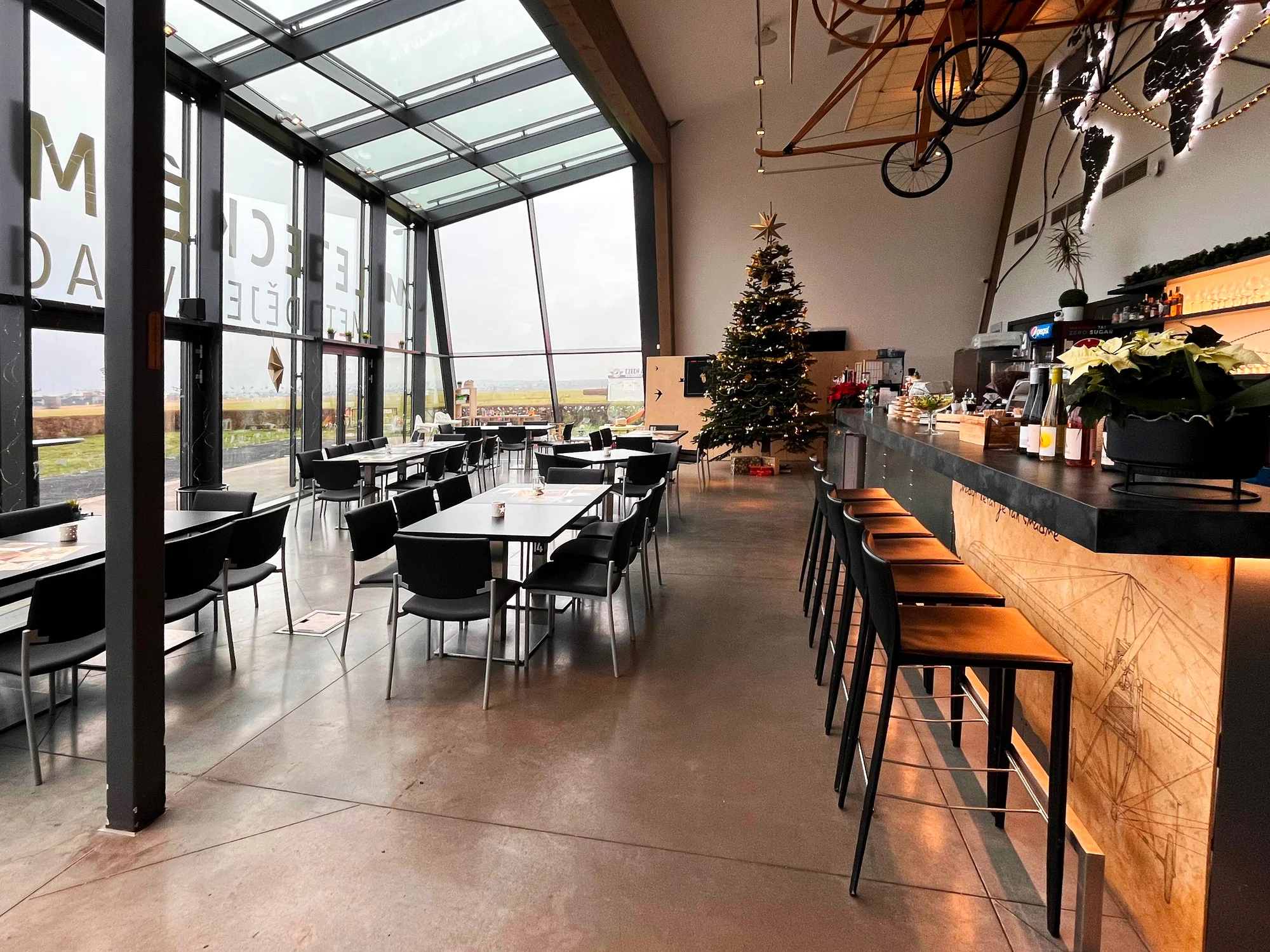 Vouchery až na 500 Kč na vše v kavárně Hangár café v Mladé Boleslavi