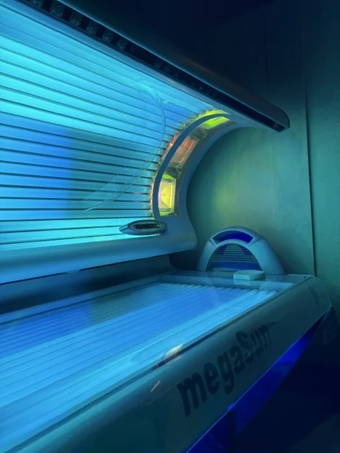 Krásně opálené tělo i v zimě: permanentka na slunění v profesionálním soláriu