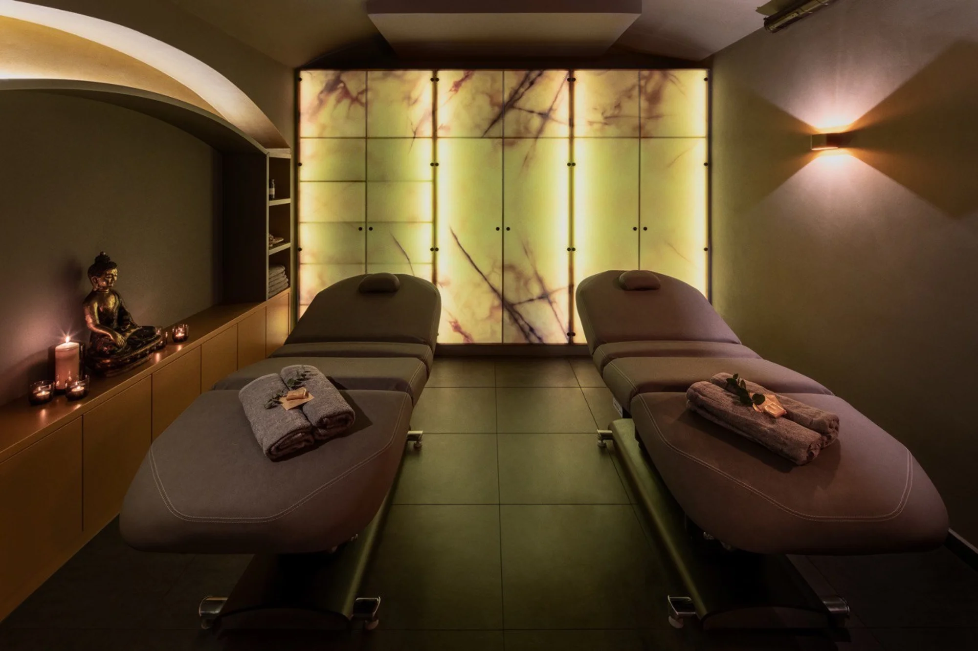 Masáž dle výběru: thajská, olejová, filipínská, lávové kameny i baňkování