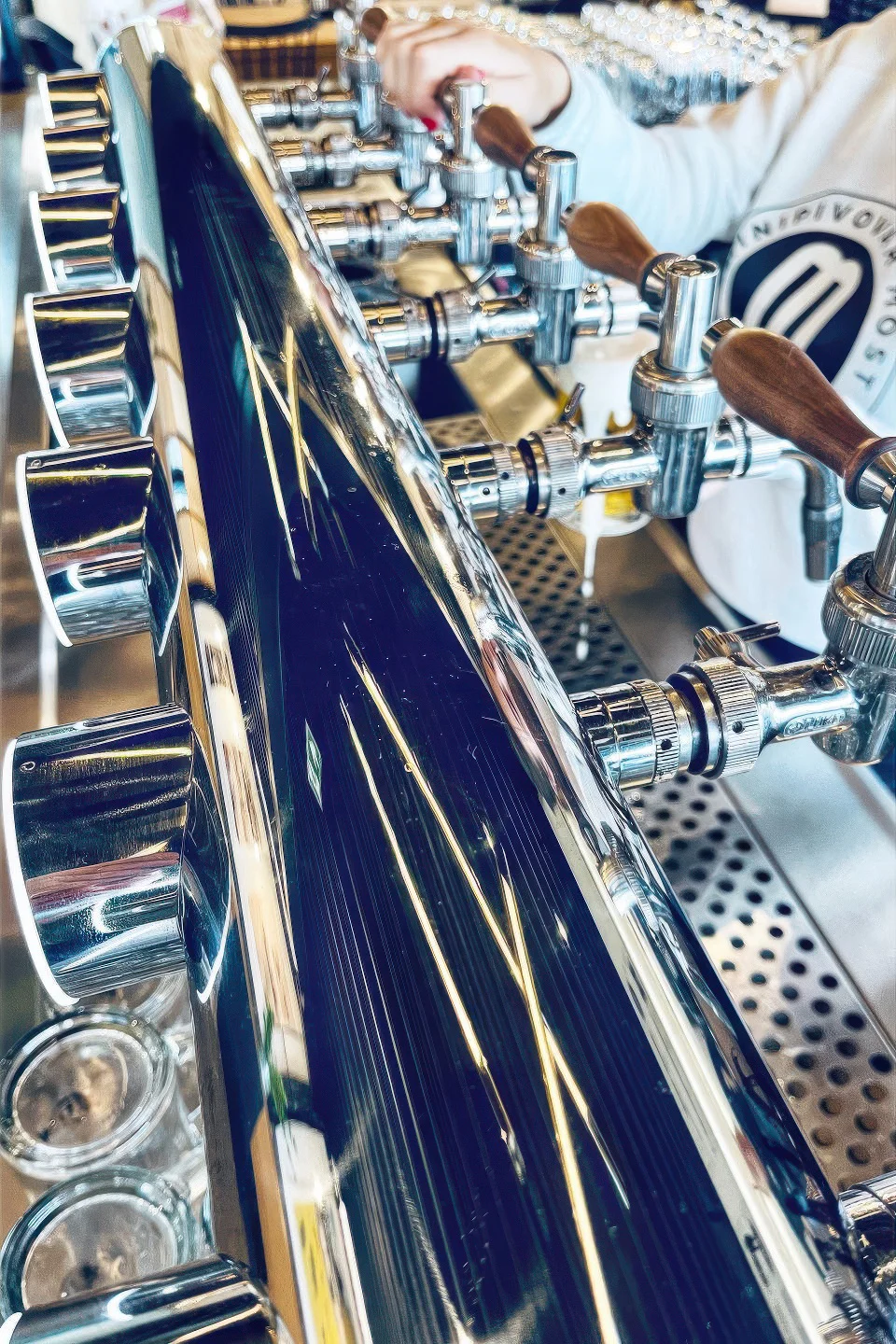 Degustace 6 vzorků piva i prohlídka Minipivovaru Most, pro 1 či 2 os.