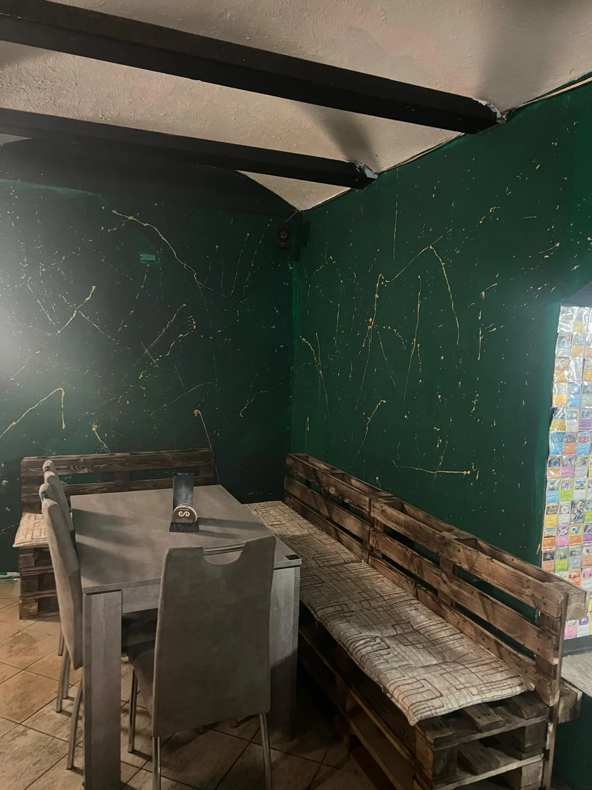 Vodní dýmka a k ní otevřený voucher na drinky v hodnotě 250–900 Kč