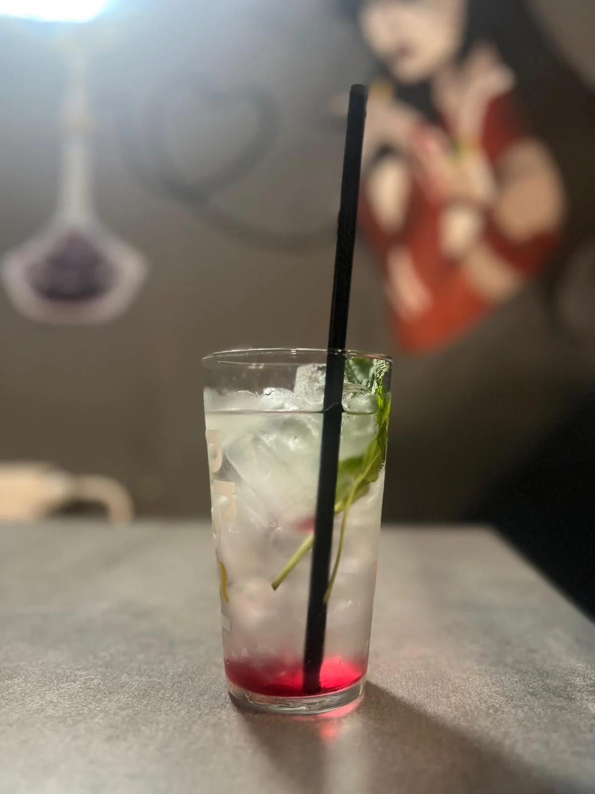 Vodní dýmka a k ní otevřený voucher na drinky v hodnotě 250–900 Kč