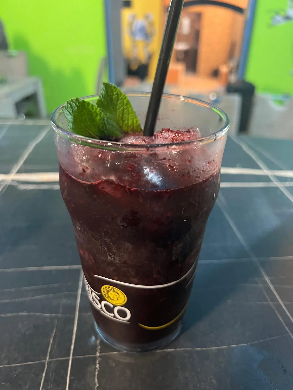 Vodní dýmka a k ní otevřený voucher na drinky v hodnotě 250–900 Kč