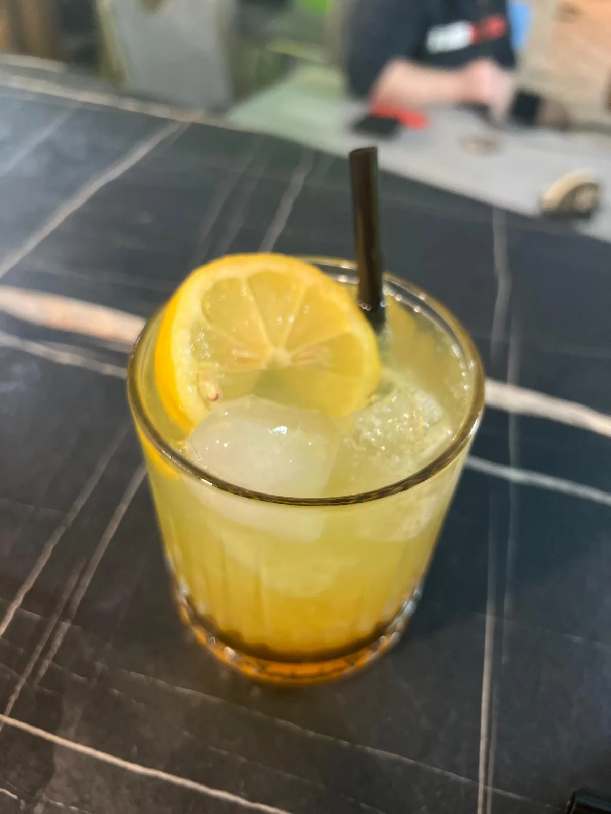 Vodní dýmka a k ní otevřený voucher na drinky v hodnotě 250–900 Kč