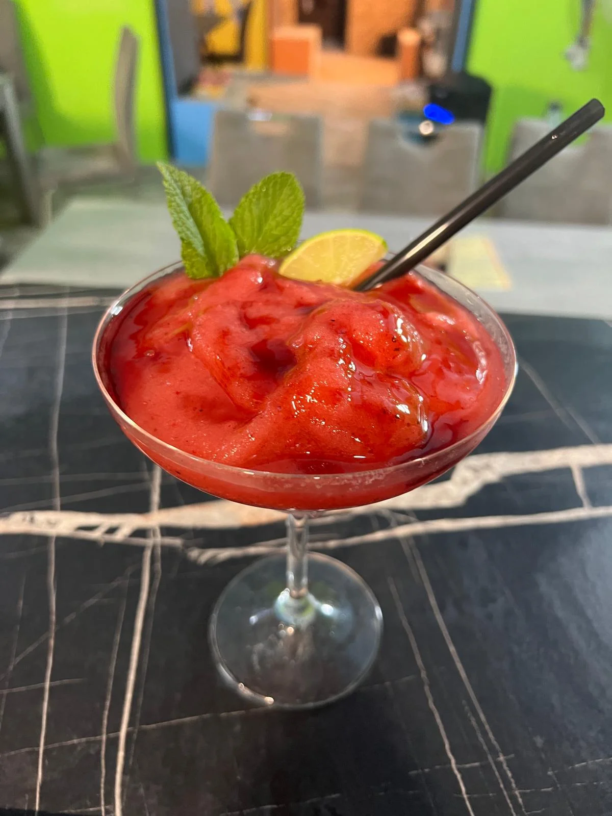 Vodní dýmka a k ní otevřený voucher na drinky v hodnotě 250–900 Kč