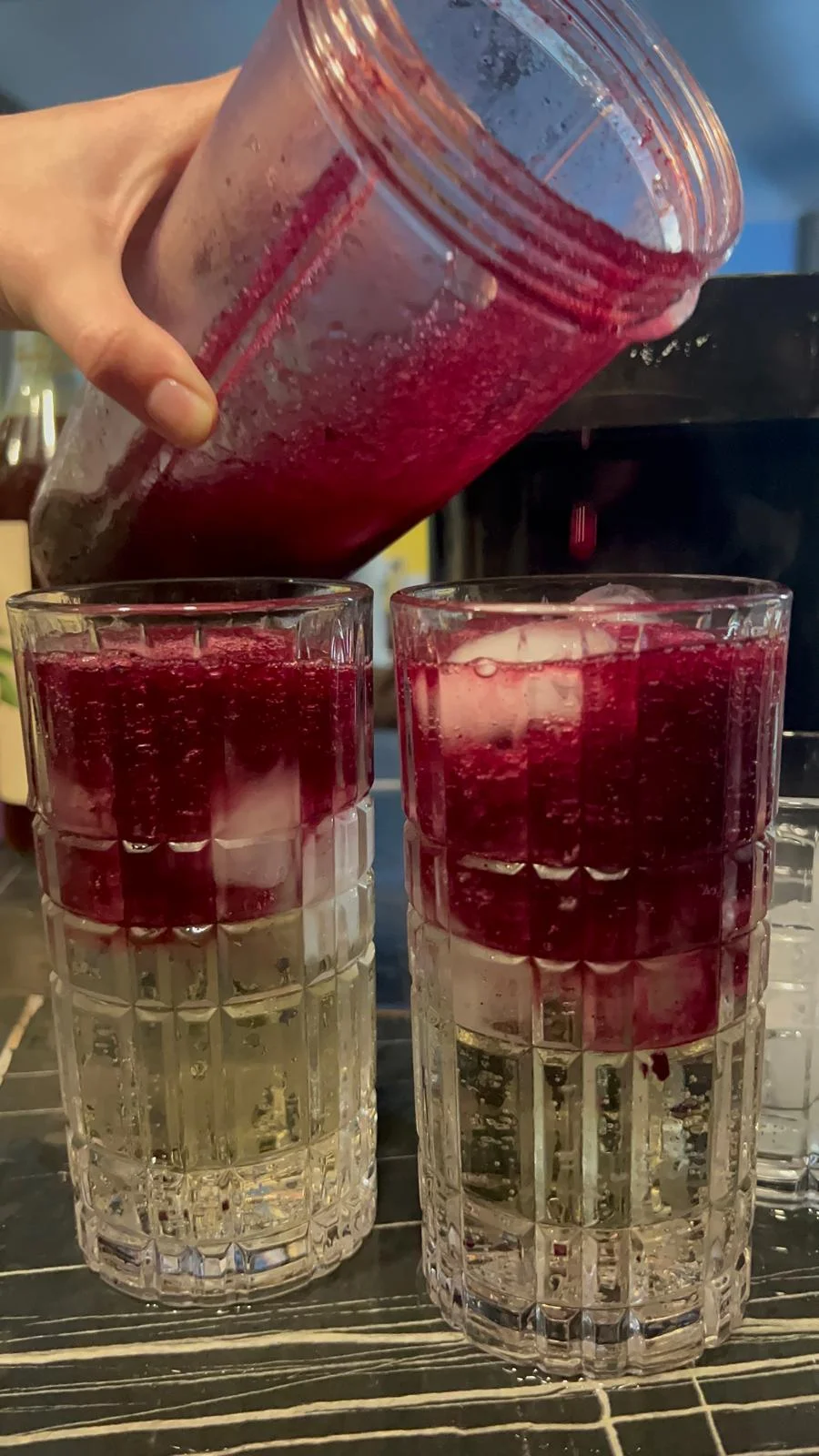 Vodní dýmka a k ní otevřený voucher na drinky v hodnotě 250–900 Kč