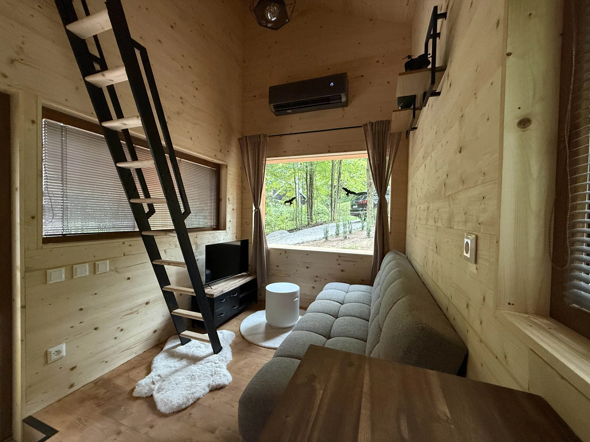 Netradiční ubytování pro dva: tiny house v Nízkých Tatrách i s koupací kádí