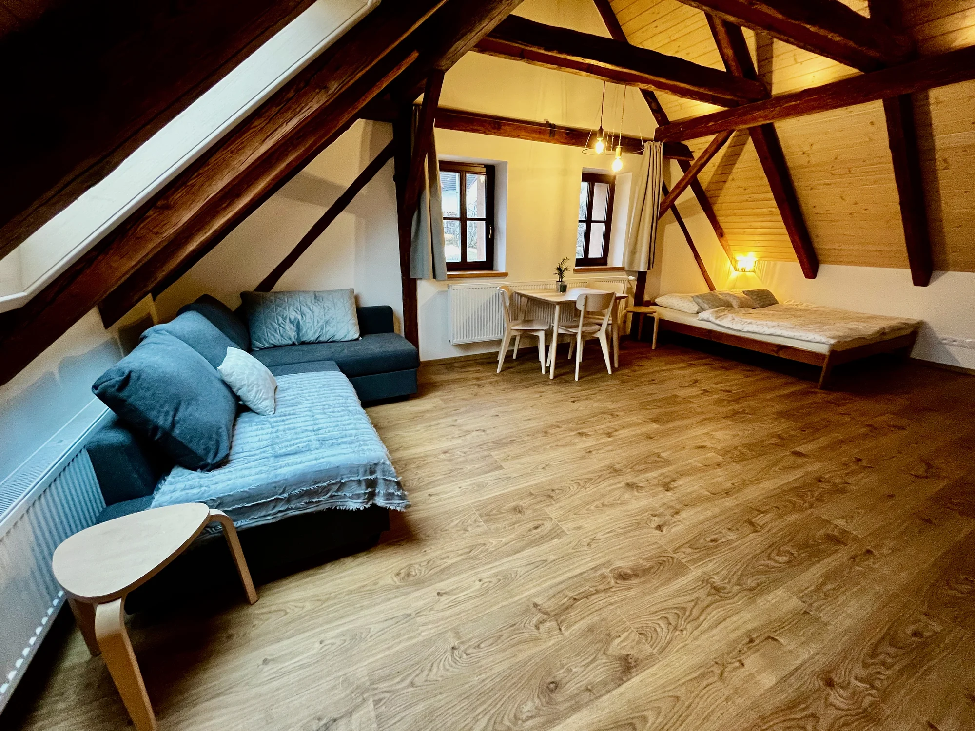 Relax na zrekonstruovaném statku v Borotíně: moderní apartmán až pro 6 osob