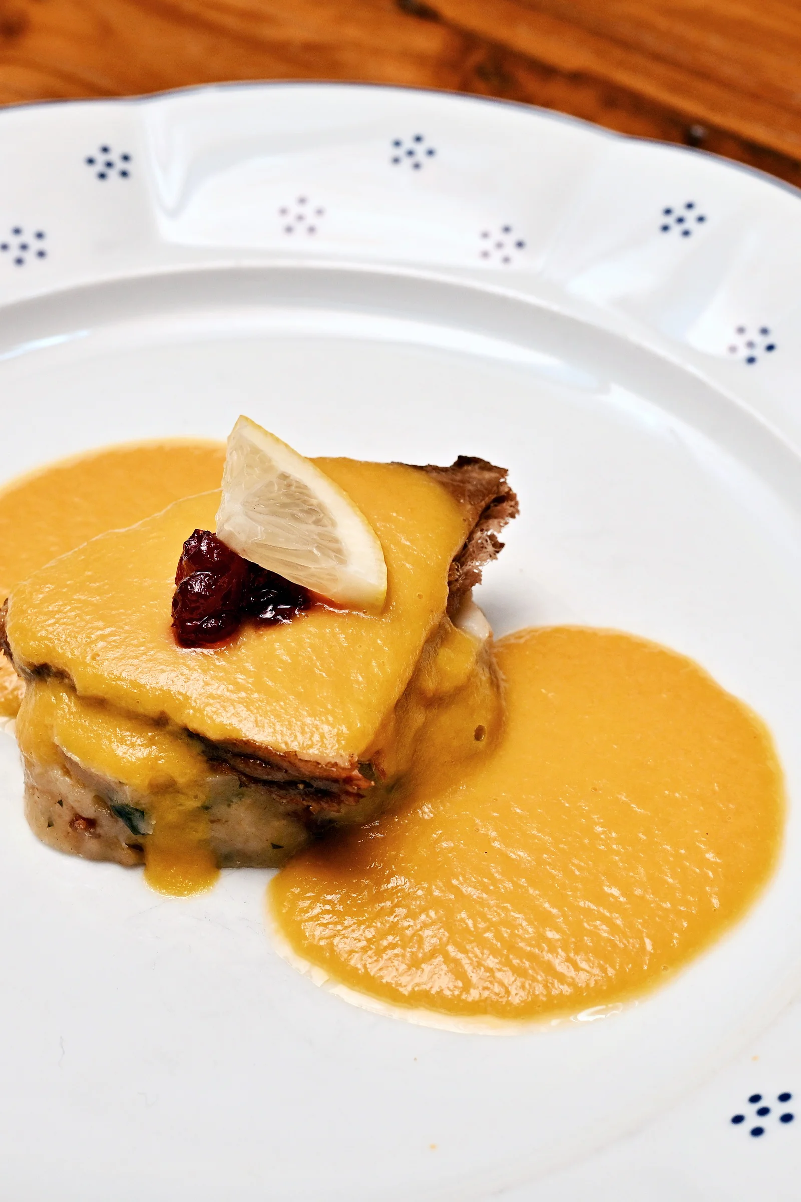 České all you can eat a pivo s folklórní hudbou: předkrmy, svíčková i kachna