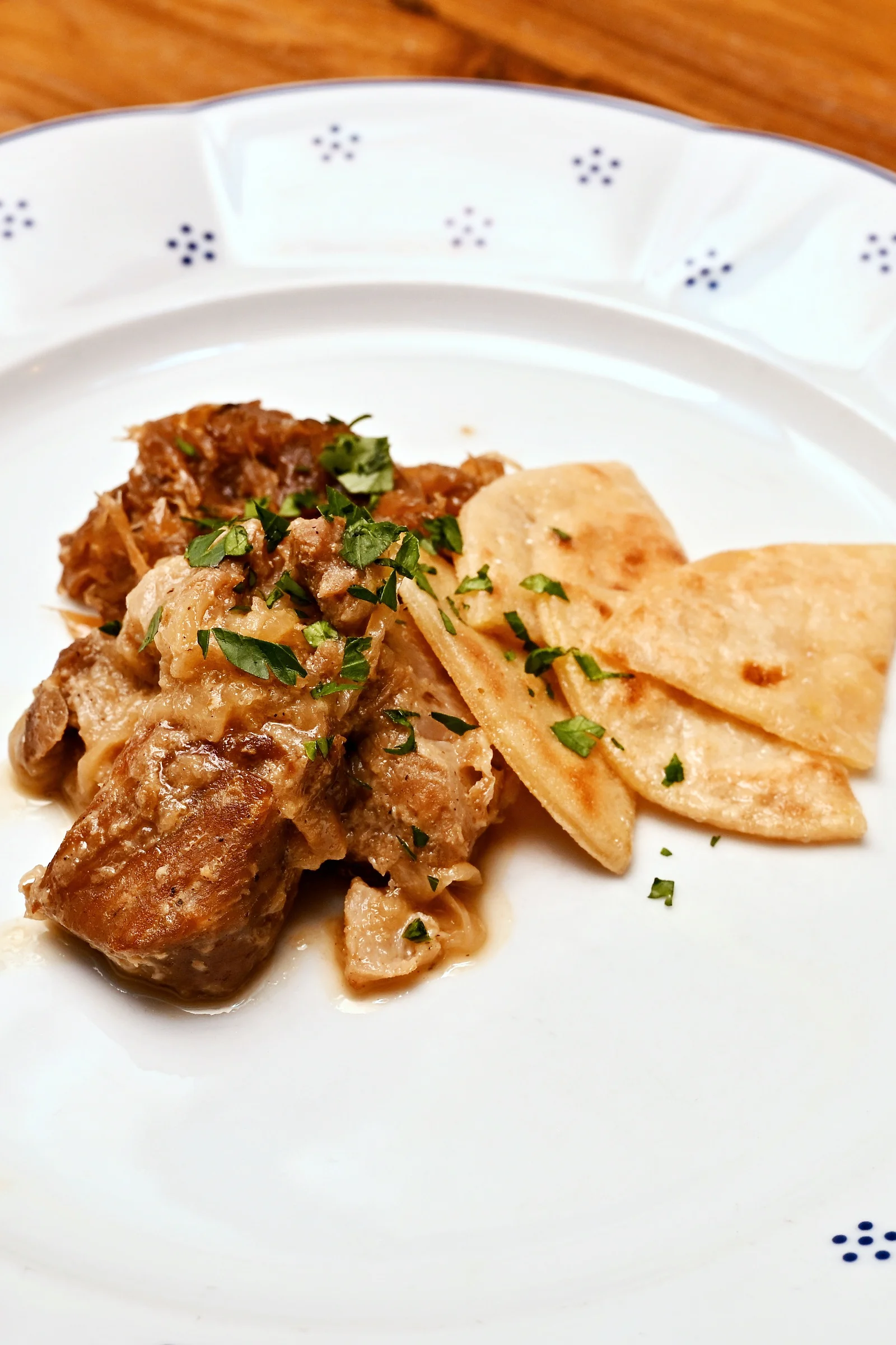 České all you can eat a pivo s folklórní hudbou: předkrmy, svíčková i kachna