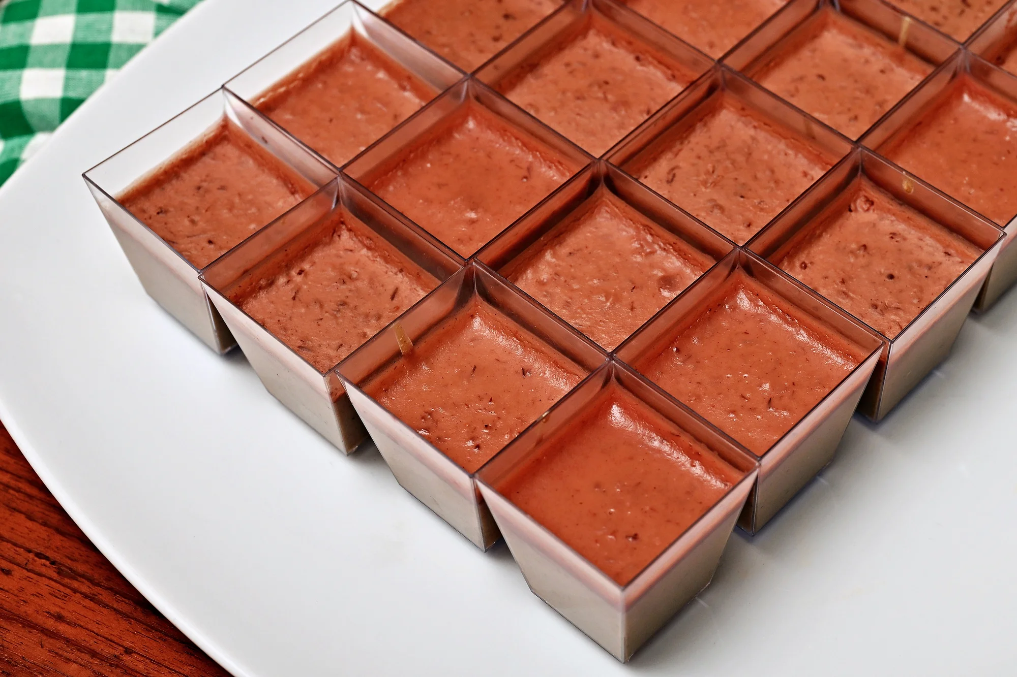 České all you can eat a pivo s folklórní hudbou: předkrmy, svíčková i kachna