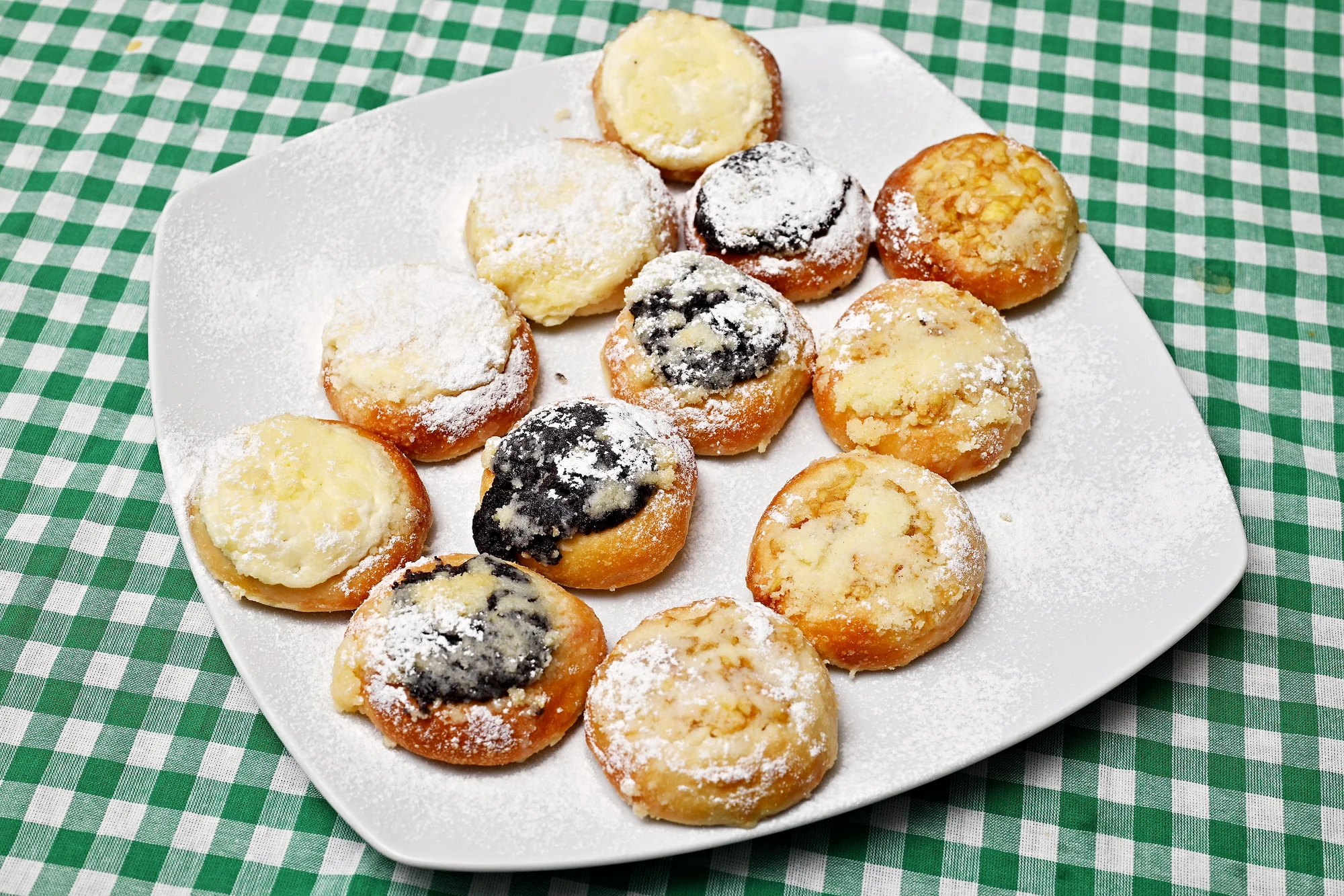 České all you can eat a pivo s folklórní hudbou: předkrmy, svíčková i kachna