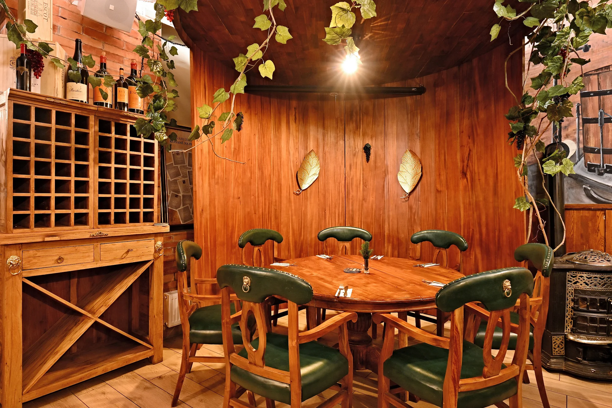 České all you can eat a pivo s folklórní hudbou: předkrmy, svíčková i kachna