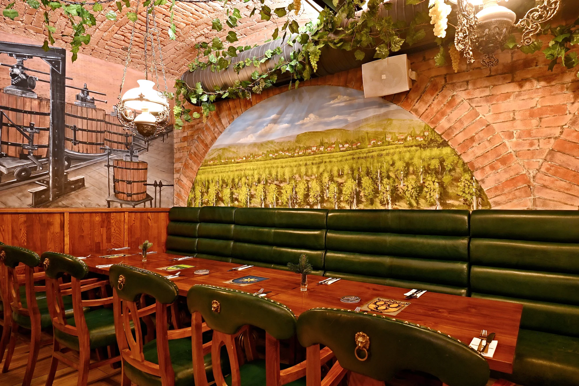 České all you can eat a pivo s folklórní hudbou: předkrmy, svíčková i kachna