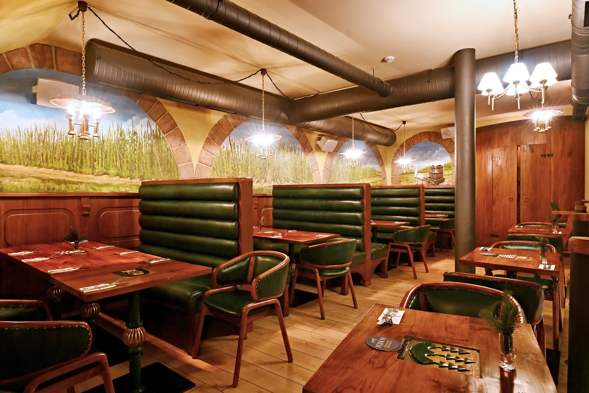 České all you can eat a pivo s folklórní hudbou: předkrmy, svíčková i kachna