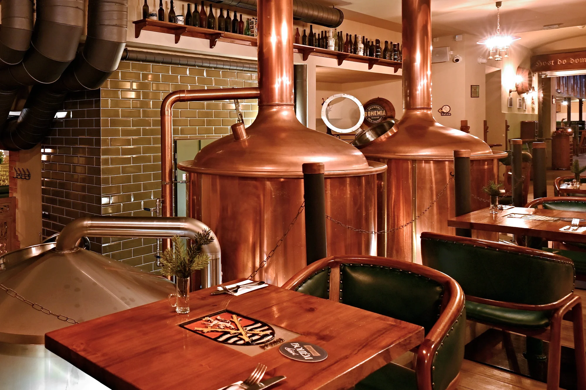 České all you can eat a pivo s folklórní hudbou: předkrmy, svíčková i kachna