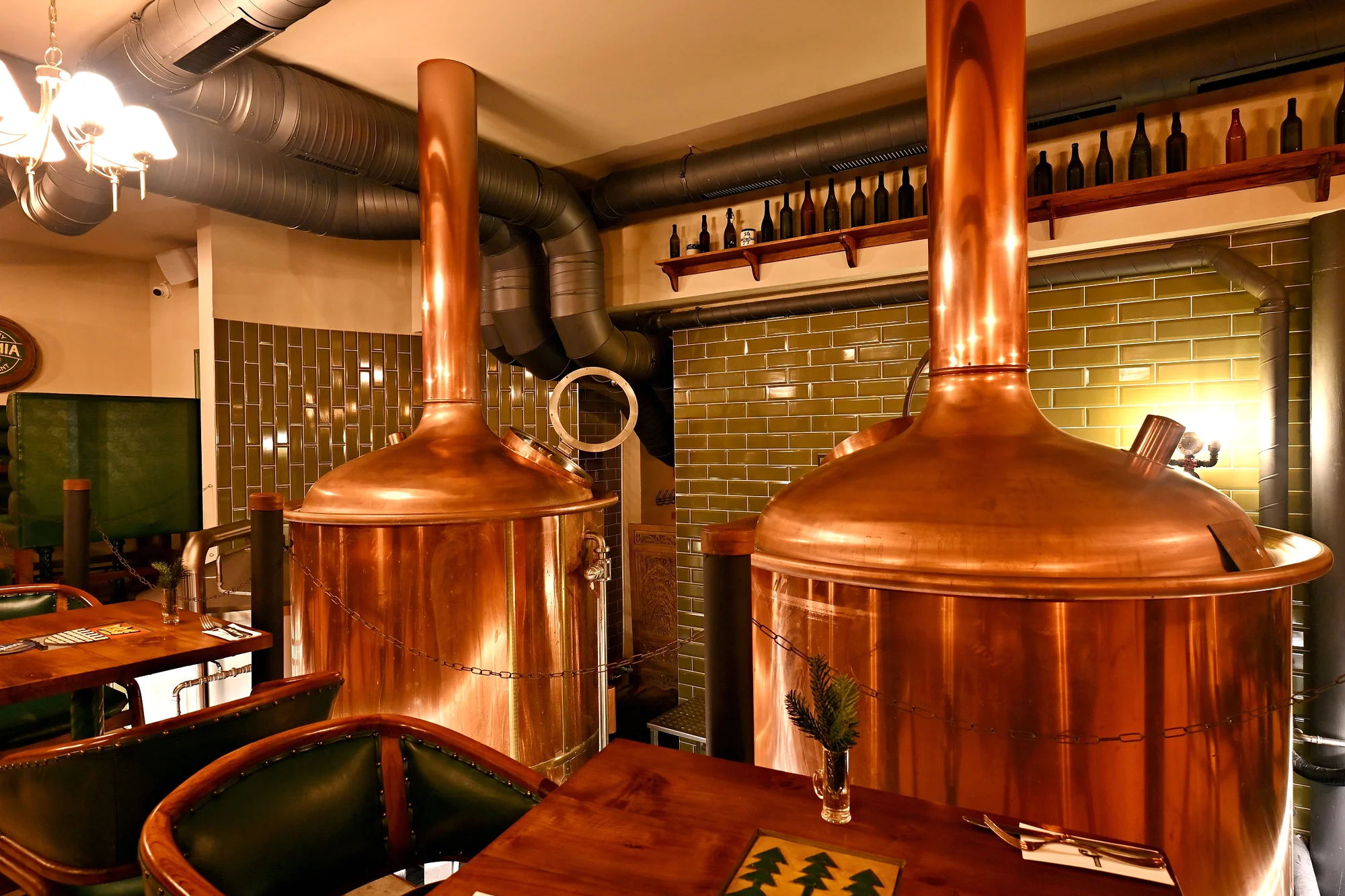 České all you can eat a pivo s folklórní hudbou: předkrmy, svíčková i kachna