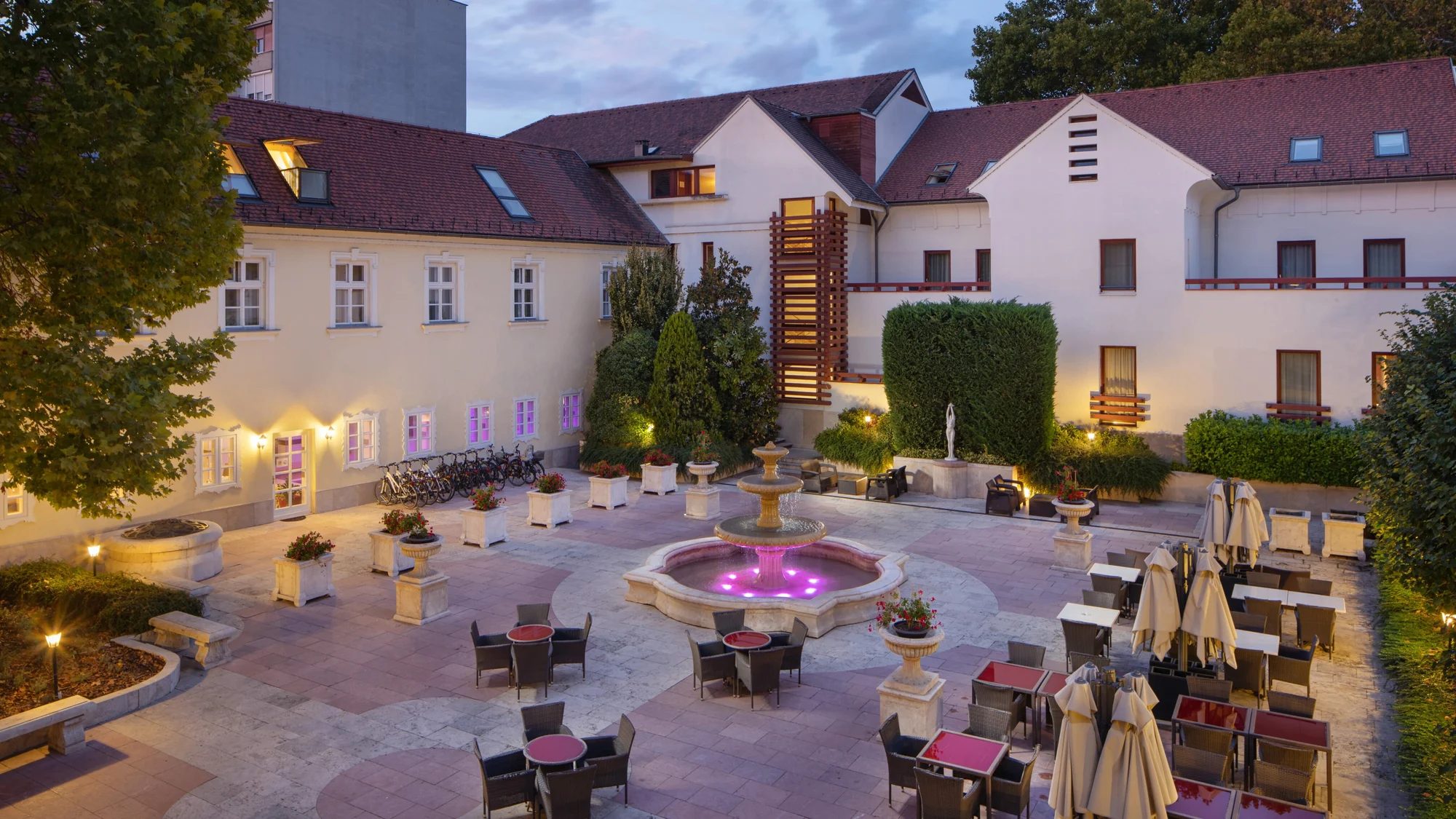 Romantický wellness pobyt v historickém hotelu na severu Maďarska s polopenzí a masáží