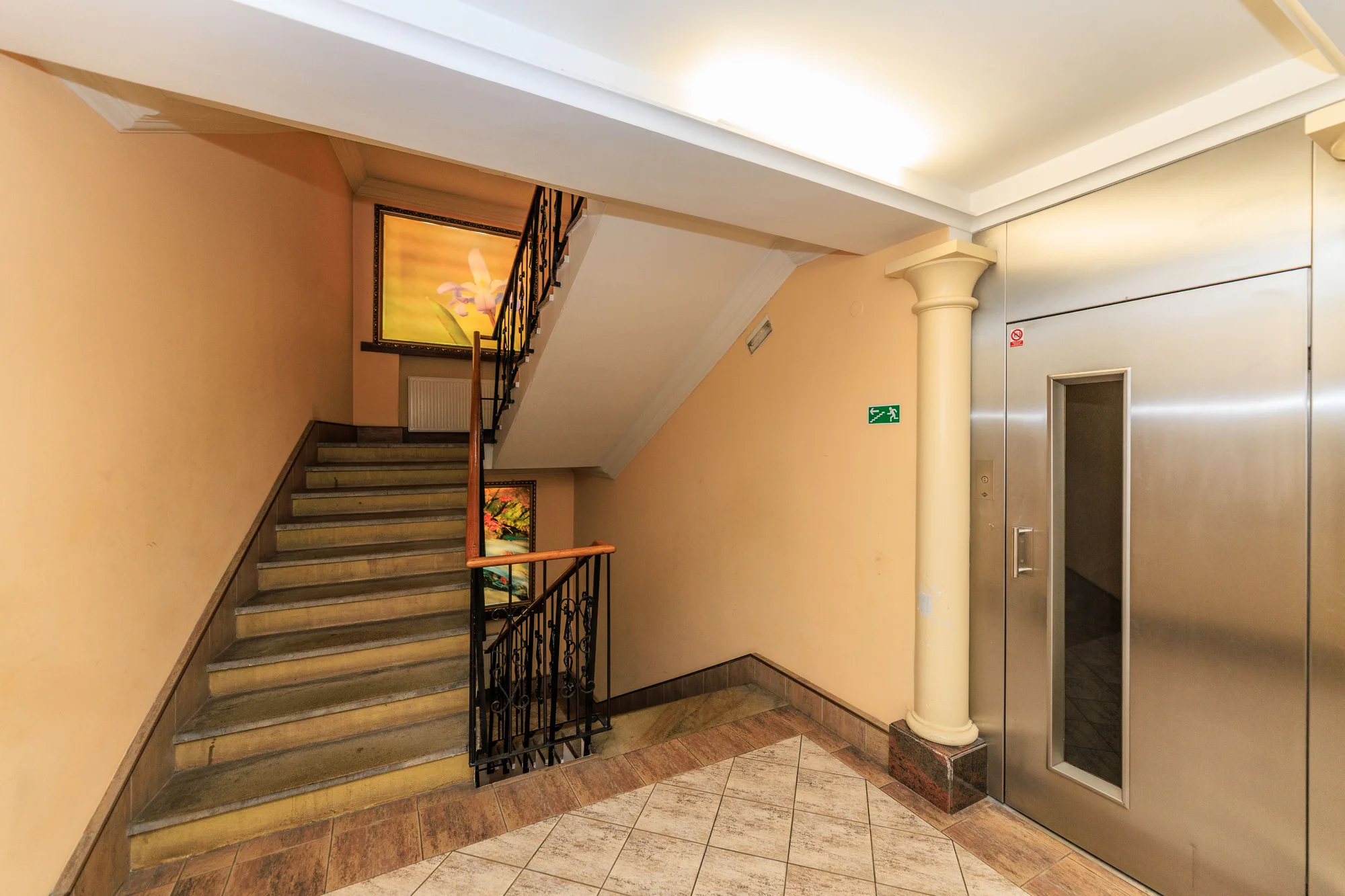 Odpočinek v Praze pro dva: hotel se snídaní a privátním wellness, 2 km od O2 areny