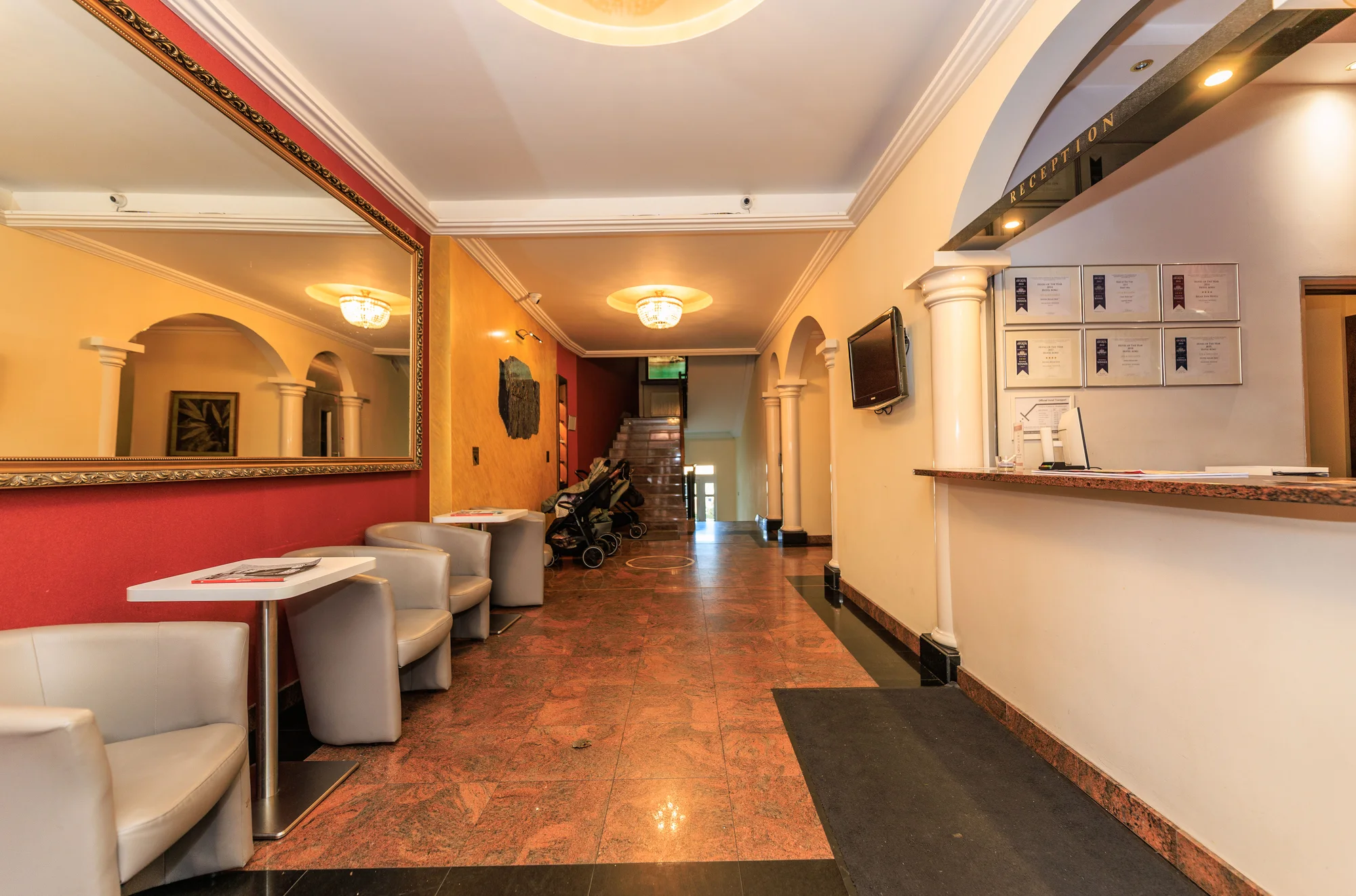 Odpočinek v Praze pro dva: hotel se snídaní a privátním wellness, 2 km od O2 areny