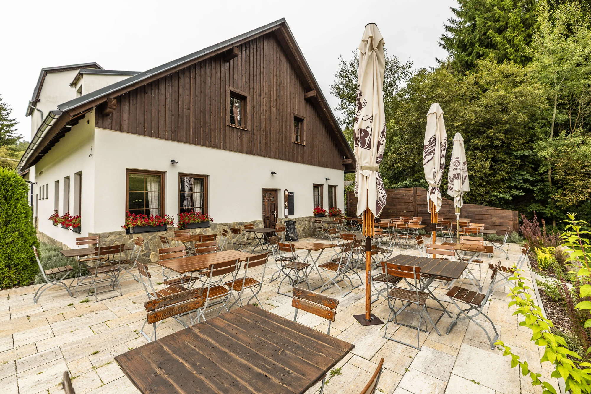 Apartmány na horské chatě v Jeseníkách vč. domácí stravy a neomezeného wellness s bazénem