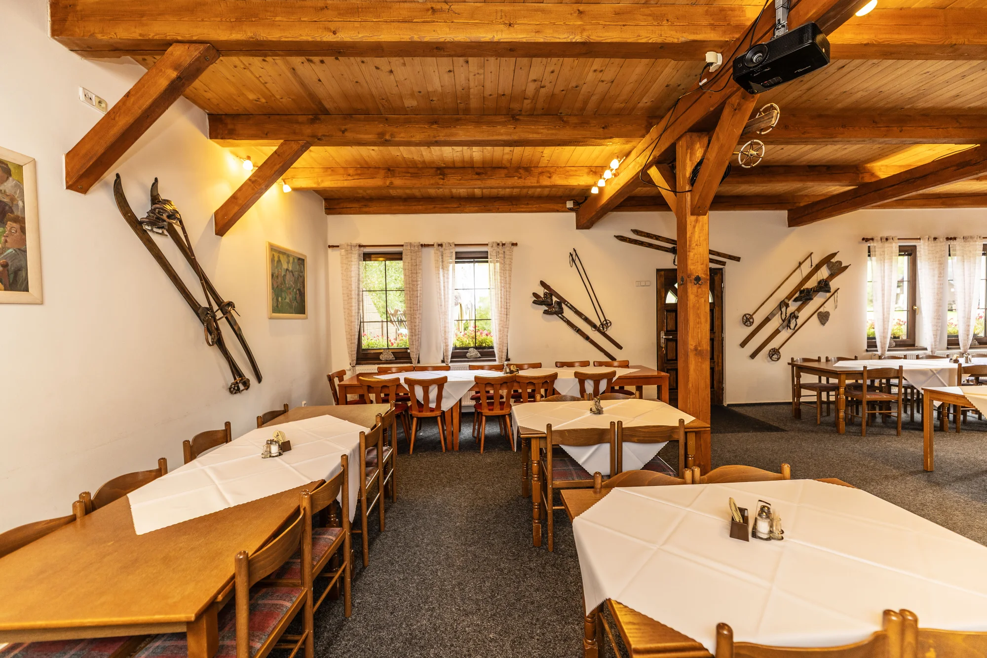 Apartmány na horské chatě v Jeseníkách vč. domácí stravy a neomezeného wellness s bazénem